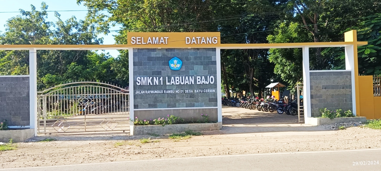 Tak Lagi Bebas Gunakan HP di Sekolah, Kepala SMKN 1 Labuan Bajo Tegaskan Aturan Baru dan Jam Belajar Malam